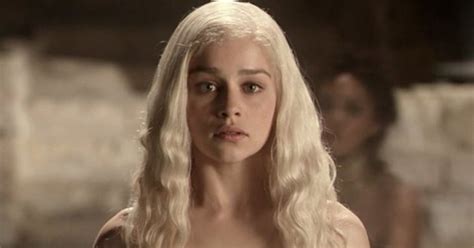 emilia clarke breasts|Emilia Clarke on nude Game of Thrones scene: I didnt use a。